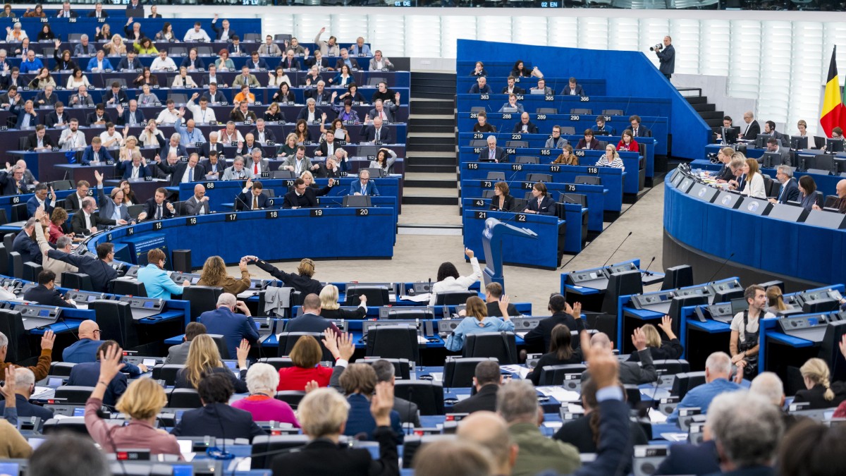 EAJ-PNVk atzera bota ditu Vox-ek eta EHBildu-k Europako Parlamentuan sustatutako zentsura-mozioak