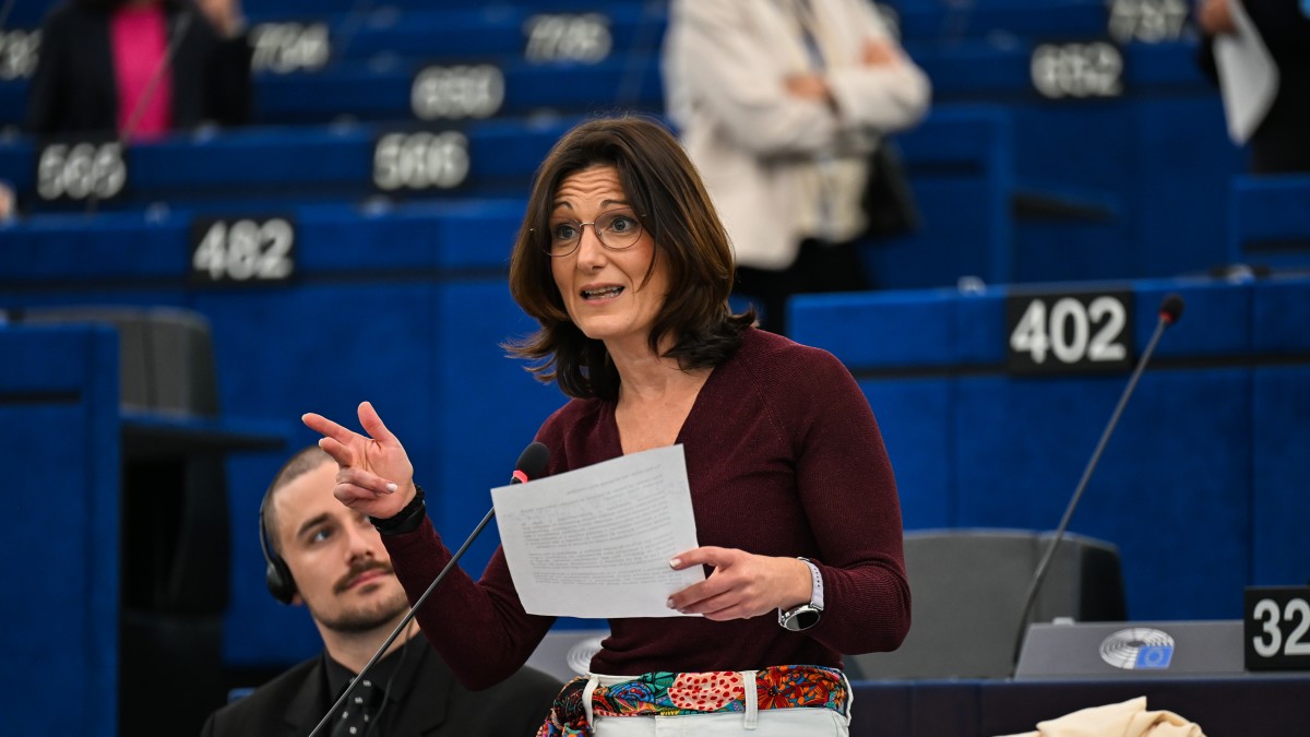 Oihane Agirregoitiak Cook Uharteekiko arrantza-protokoloa berritzeari buruz egin duen txostena babestu du Euroganberak