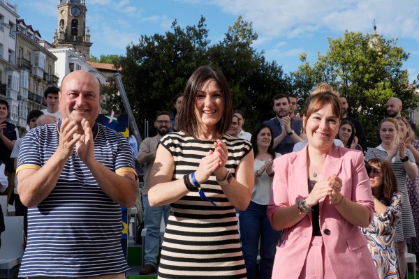Mitin Vitoria Gasteiz - Oihane Agirregoitia, Rakel Molina, Andoni Ortuzar