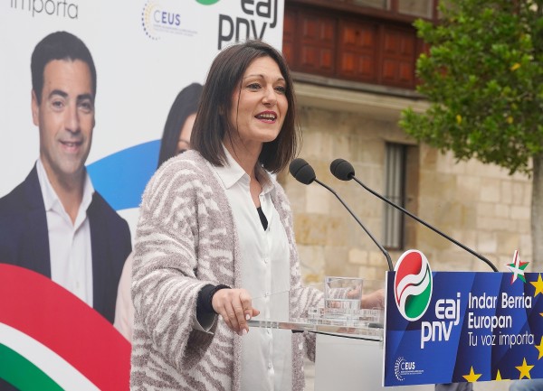 E-9  Mitina Agurainen - Oihane Agirregoitia, Rakel Molina, Andoni Ortuzar