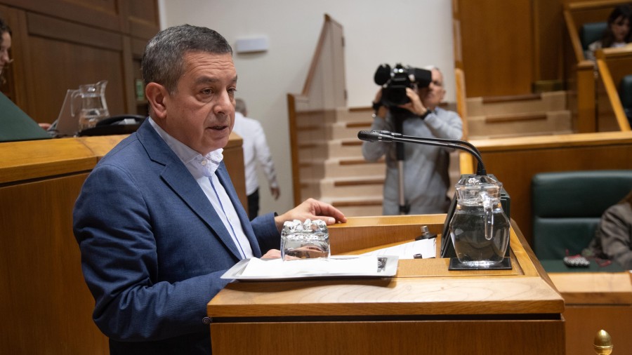 EAJ-PNVk eta PSE-EEk babestu egin dute Segurtasun Sailak 2027. urterako 8.000 ertzain lortzeko hartu duen konpromisoa 