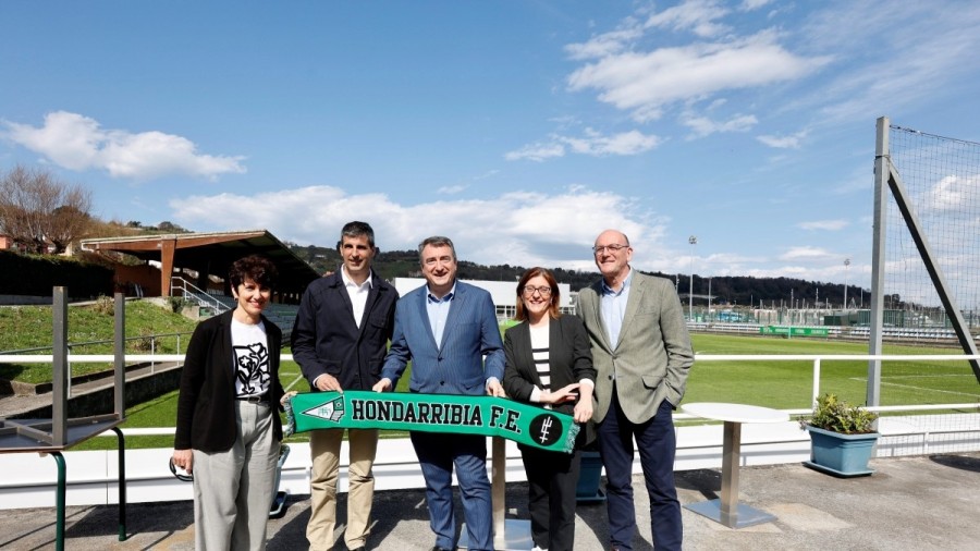 Espainiako gobernuak Hondarribiak Kosta zuzendaritzarekin duen gatazka konpontzeko prozesua hasi du, EAJ-PNVrekiko akordioa betetzera begira  