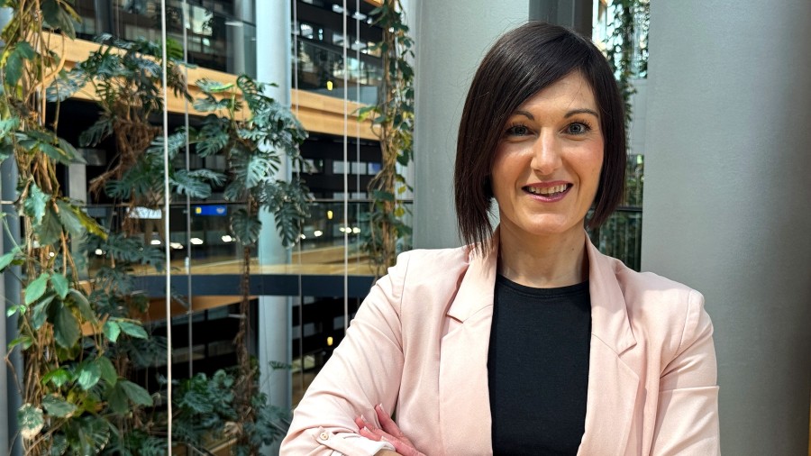 Eslovakiara bidean da Oihane Agirregoitia Europar Parlamentuak energia geotermikoa aztertzera bidali duen misio ofizialean 
